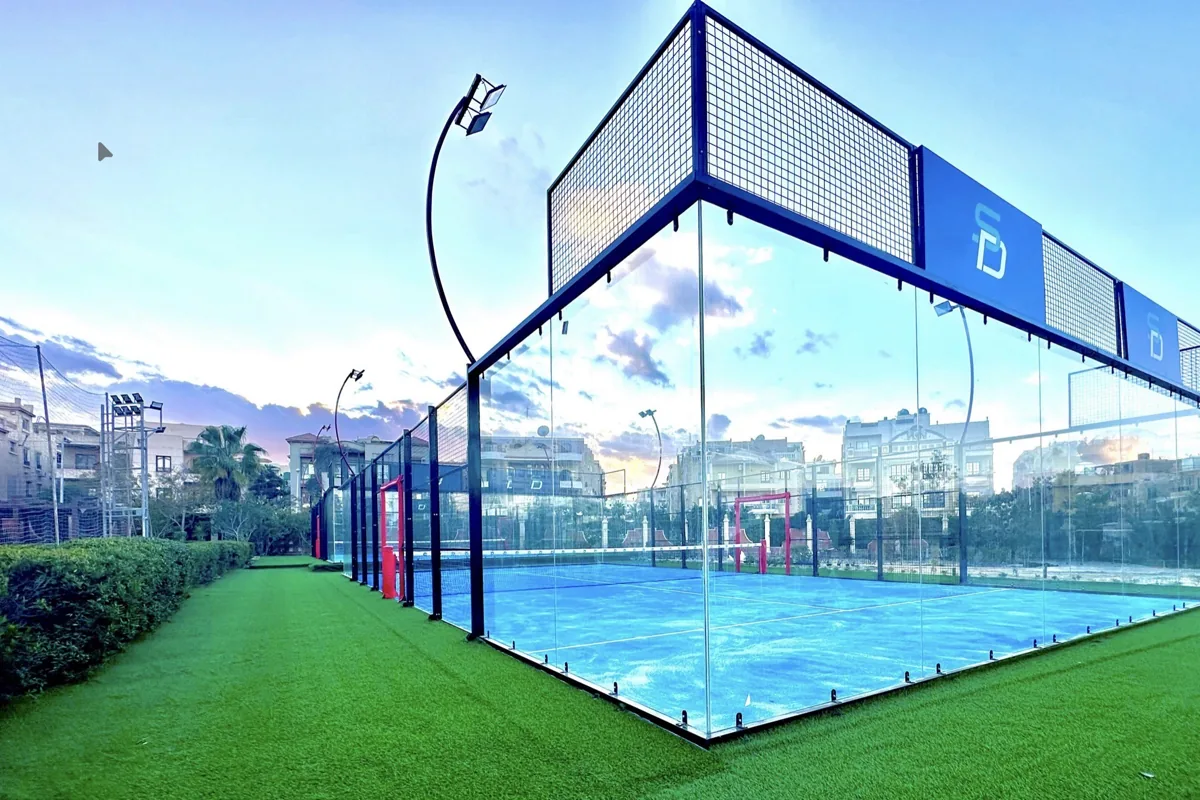 SD full panoramic glass court with the SD banner